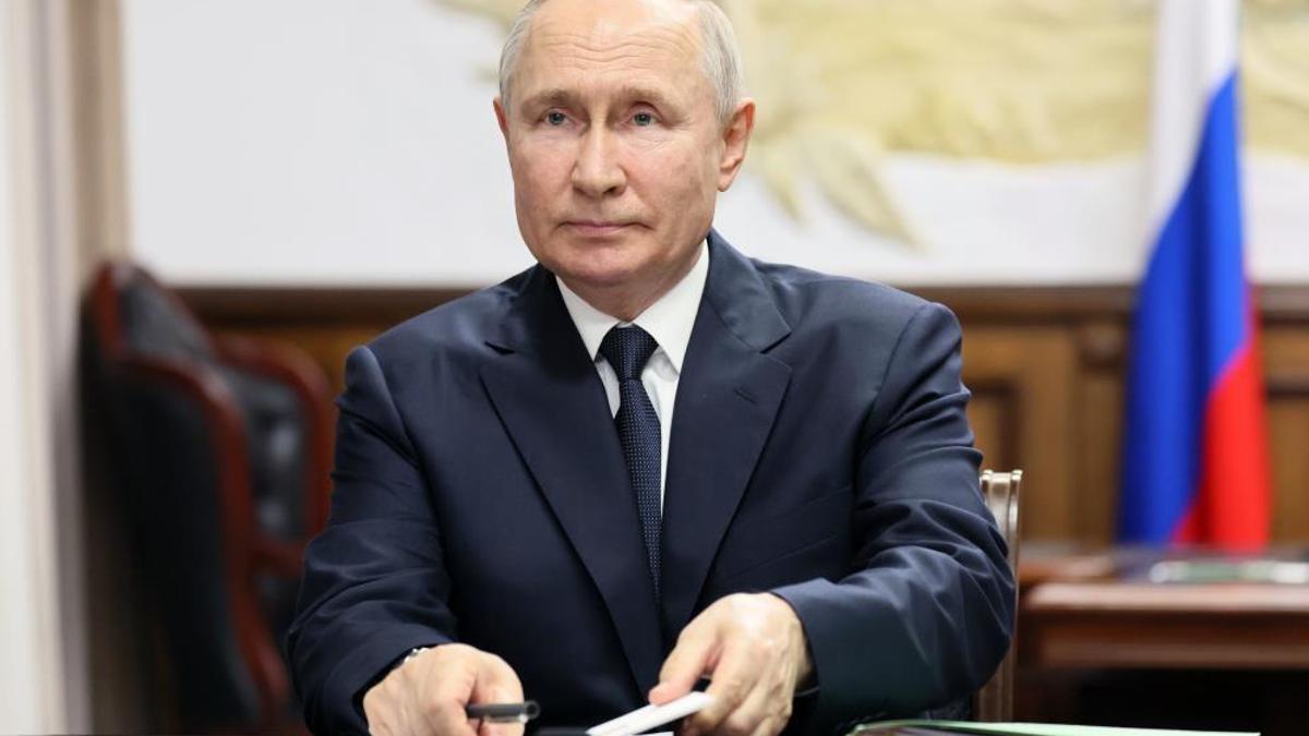 Putin'den flaş açıklama: Misket bombaları bize karşı kullanılırsa aynı şekilde karşılık veririz