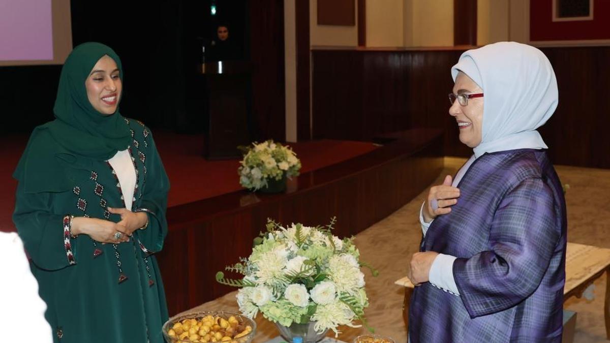 Emine Erdoğan, BAE'de Kadınlar Genel Birliği’ni ziyaret etti