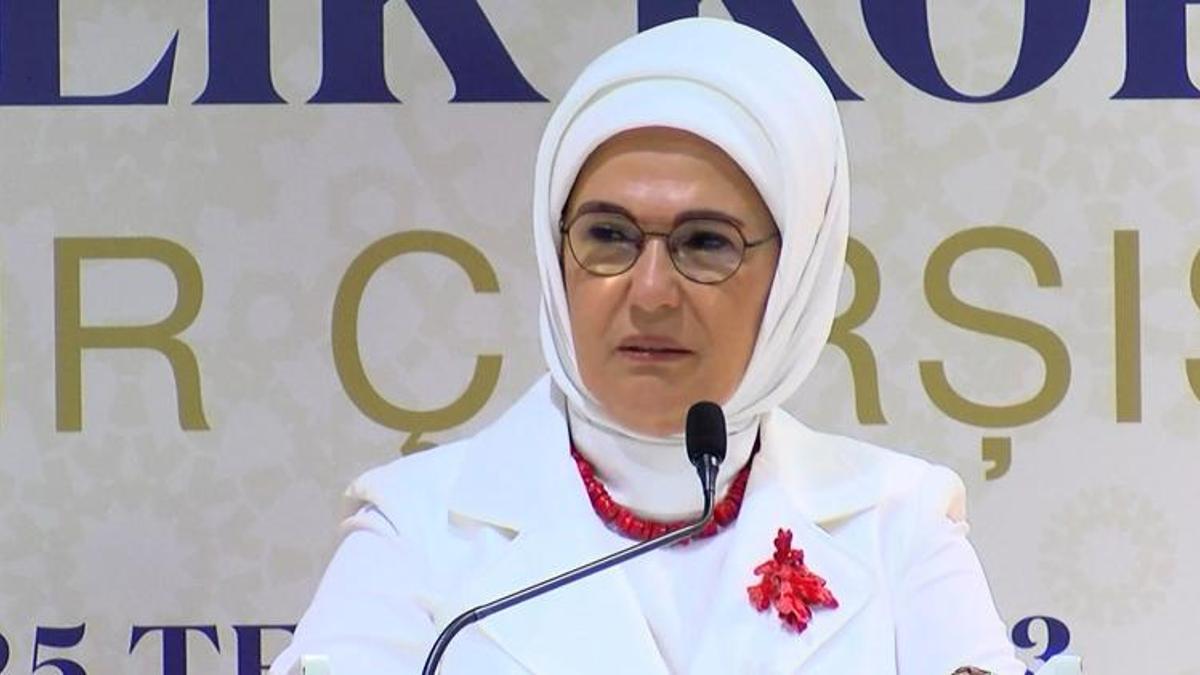 Emine Erdoğan: Gönüllülerimiz, bütün deneyimleriyle, devletimizin ve milletimizin yanında oldu