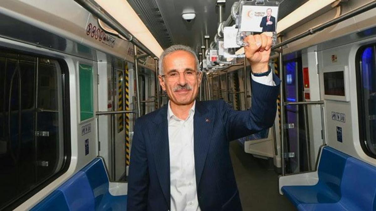 Bakan Uraloğlu duyurdu! Marmaray'ı 10 yılda 1 milyar kişi kullandı