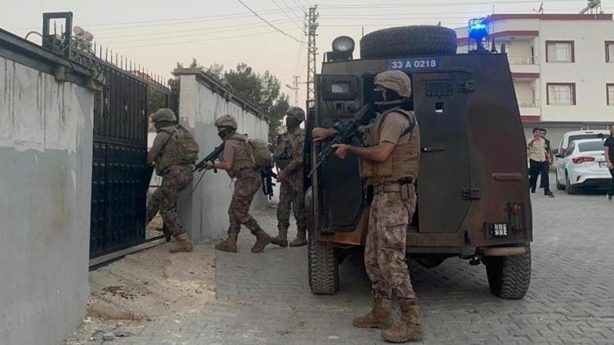 26 adrese eş zamanlı şafak operasyonu: 19 kişi yakalandı
