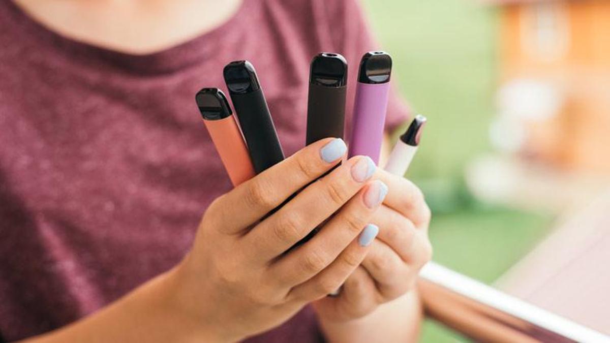 Elektronik sigara okullara kadar indi! Aromatik ‘puff’ zehir saçıyor