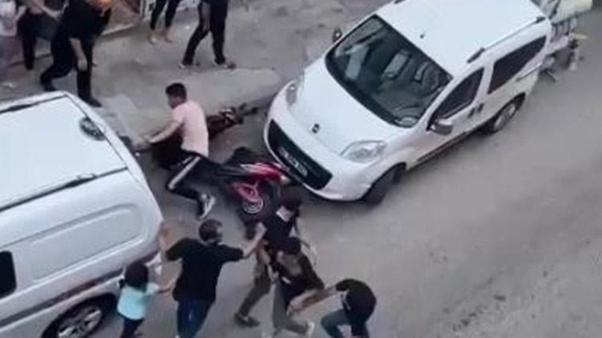 'Yan baktın' meselesinde sokak ringe döndü, yumruklar havada uçuştu