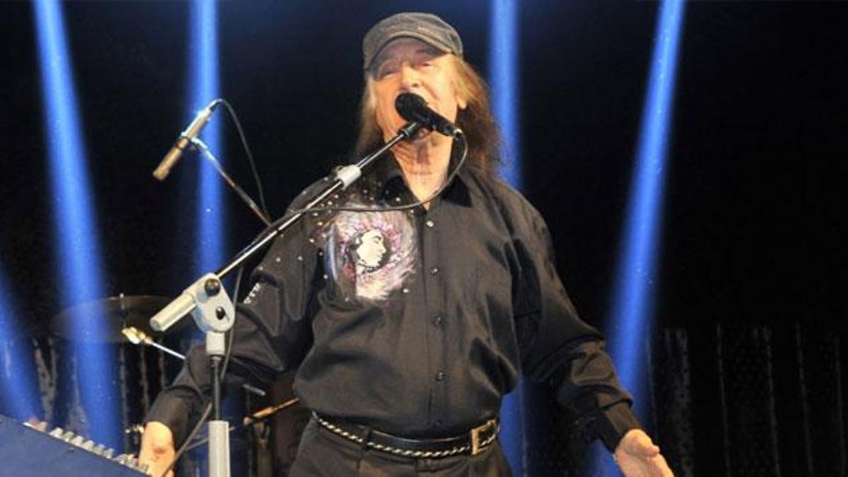 Erkin Koray hayatını kaybetti