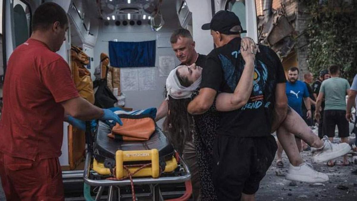 Rusya, Donetsk bölgesinde yerleşim yerlerini vurdu: 7 ölü, 67 yaralı