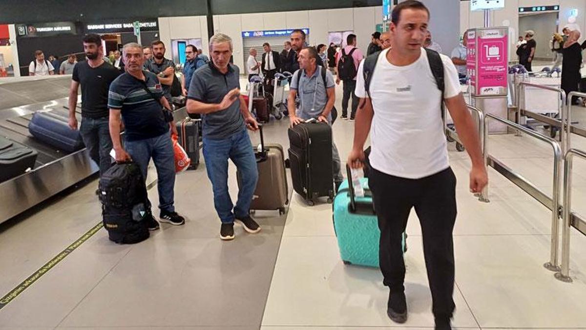 Nijer'deki Türk vatandaşları Türkiye'ye getirildi