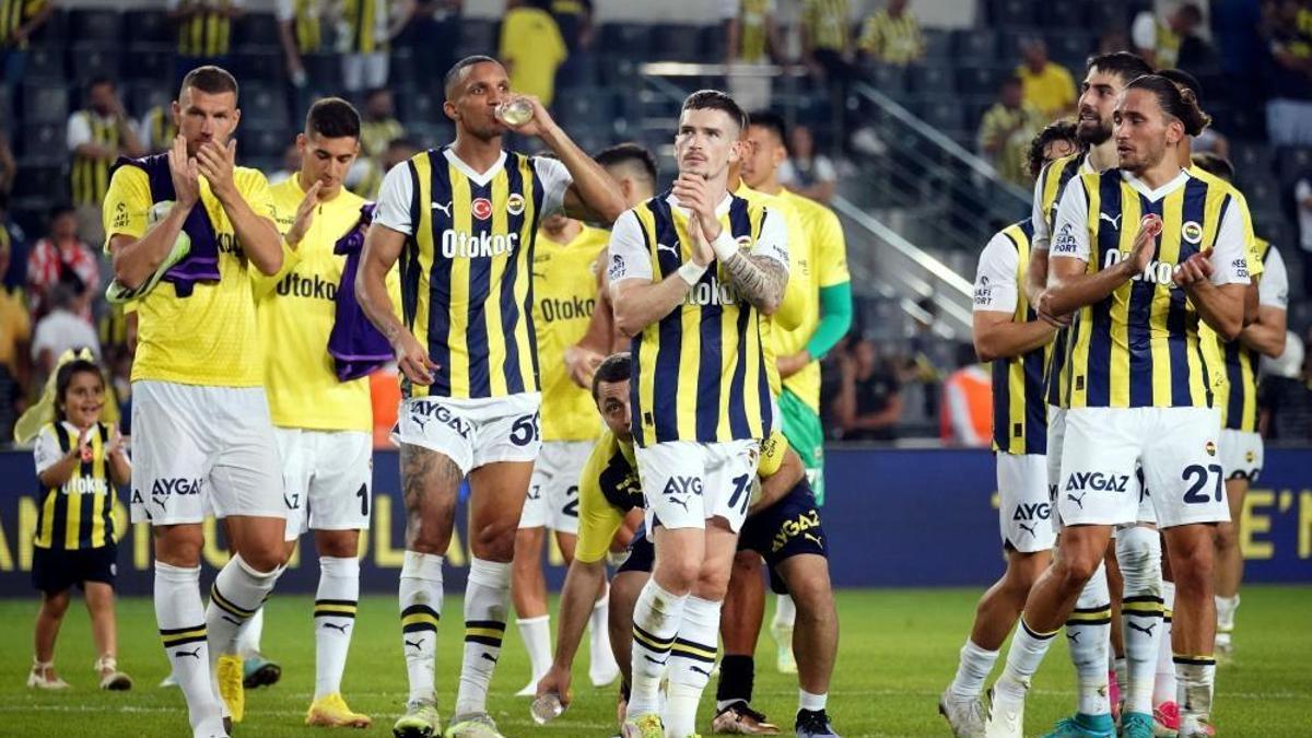 Fenerbahçe'ye para ve seyircisiz oynama cezası