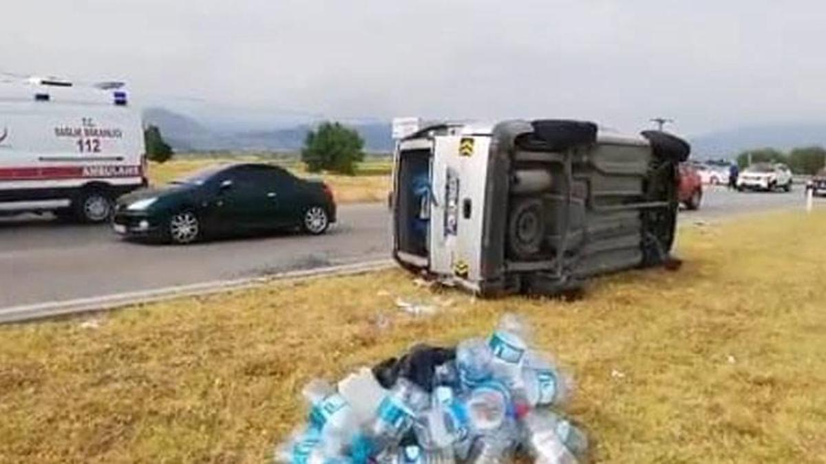 Amasya'da kavşakta 3 araç çarpıştı: 4 yaralı