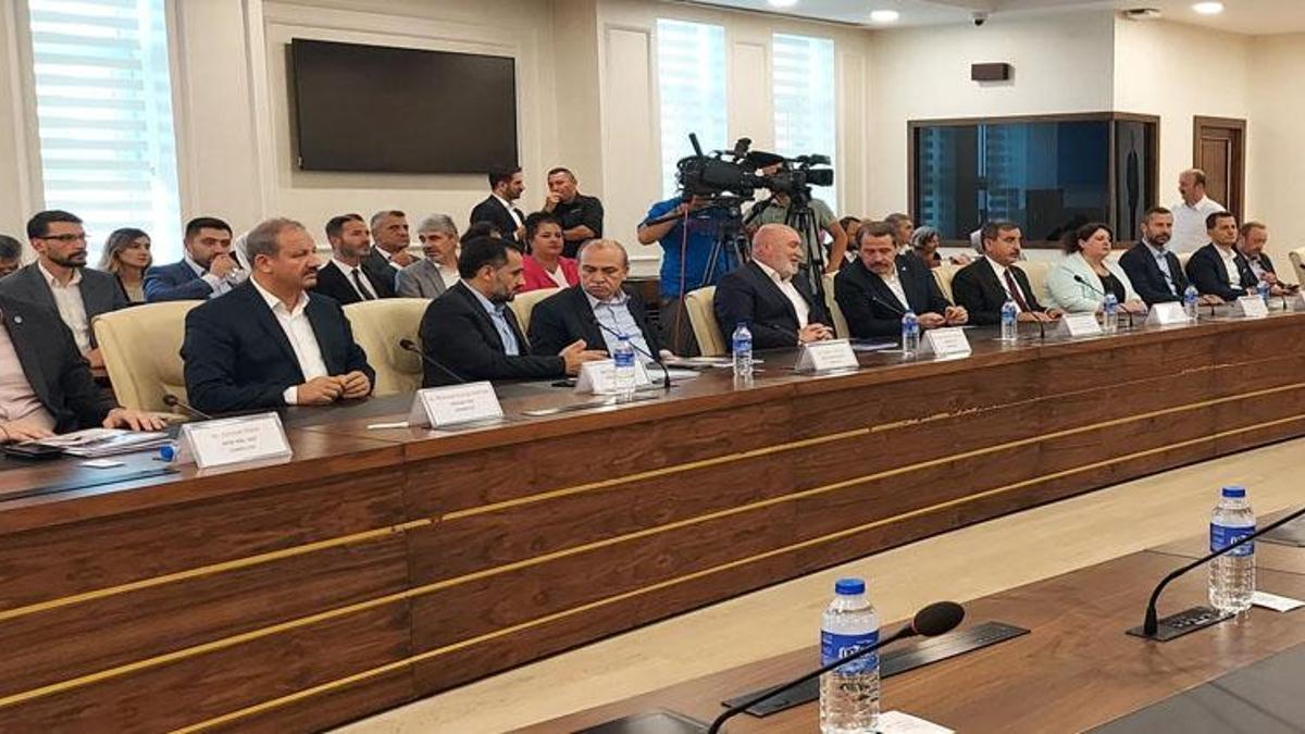 Memur maaş zammı ne kadar olacak? Memur toplu sözleşme zam oranı: 2024-2025 memur maaş zam oranları toplu sözleşme yüzde kaç? Memur zammı ne kadar?