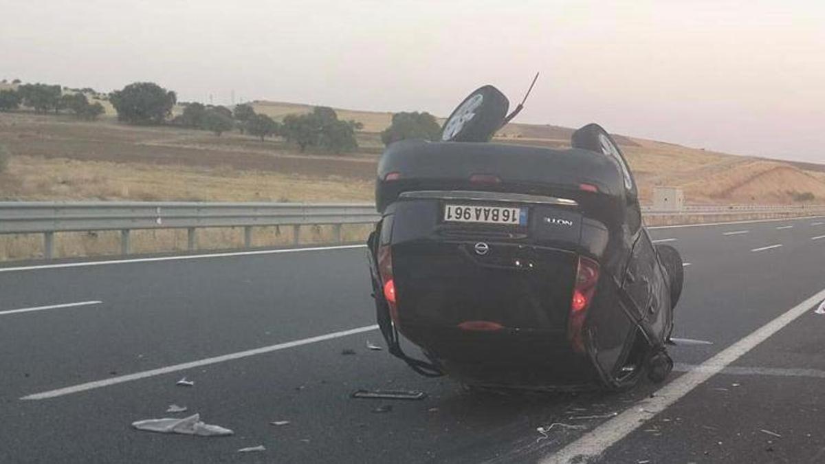 Taklalar atan otomobilde dehşet yaşandı! 1 ölü, 1 yaralı