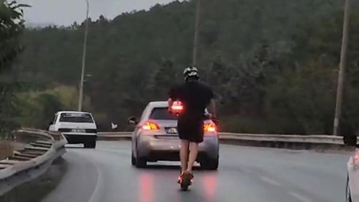 İstanbul trafiğinde büyük tehlike! Hızla şerit değiştirdi