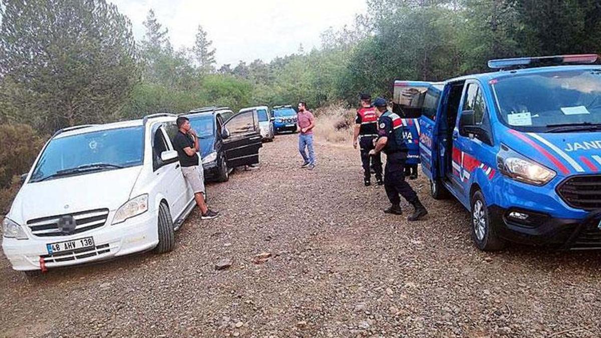 VIP araçlarla göçmen kaçakçılığı! 3 organizatör şüphelisi gözaltına alındı