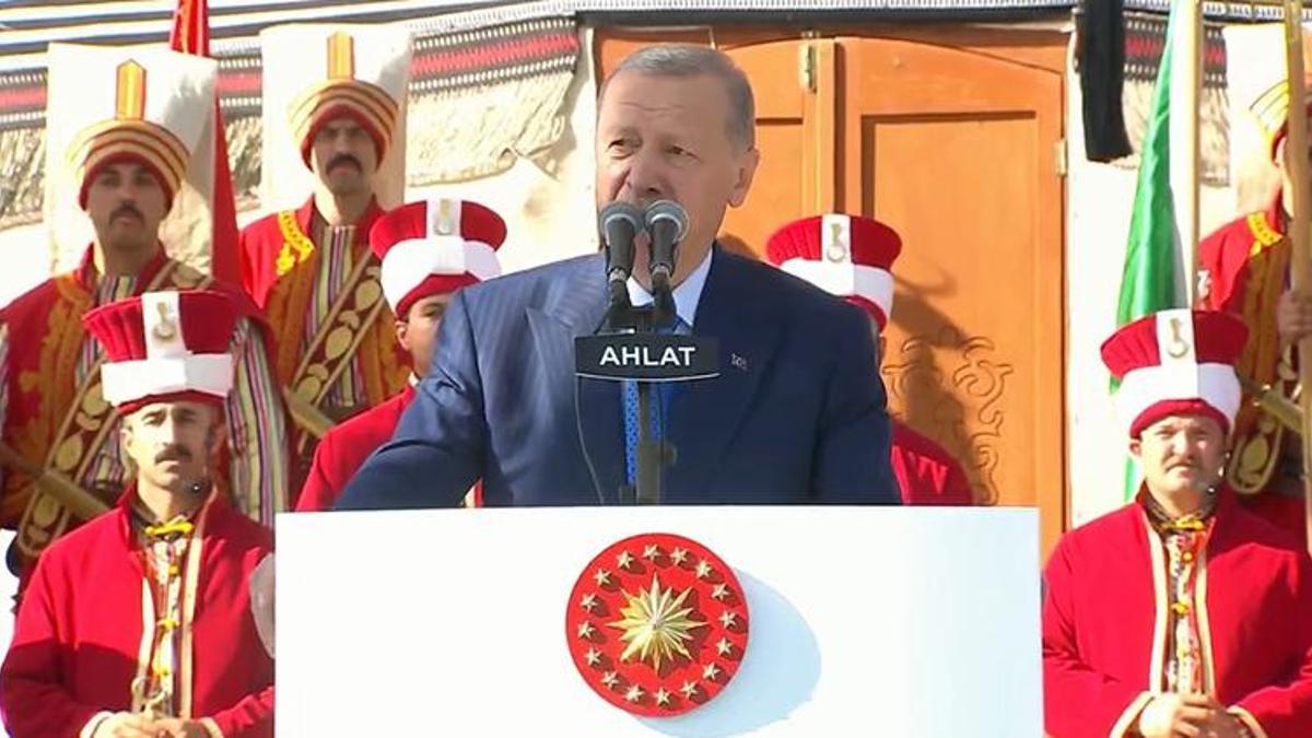 Cumhurbaşkanı Erdoğan'dan önemli açıklamalar