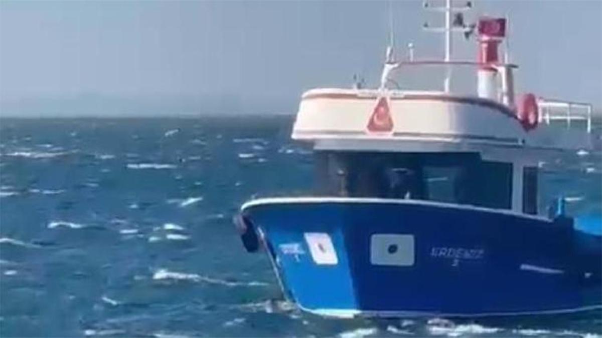 Marmara Adası açıklarında gezi teknesi alabora oldu!
