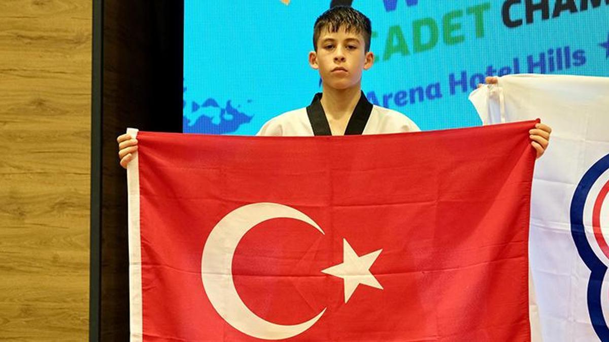 Utku Kap, Dünya Yıldızlar Taekwondo Şampiyonası'nda gümüş madalya kazandı