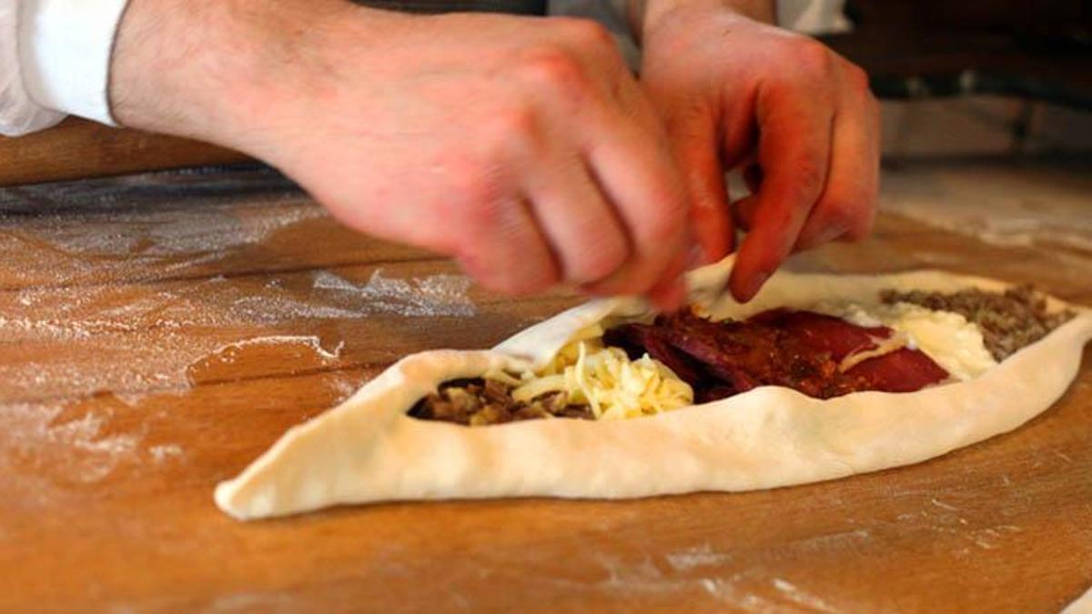 MANAV PİDESİ TARİFİ || Manav pidesi nasıl yapılır? Osmanlı Mutfağı’ndan Gelinim Mutfakta manav pidesi tarifi, yapılışı ve malzemeler
