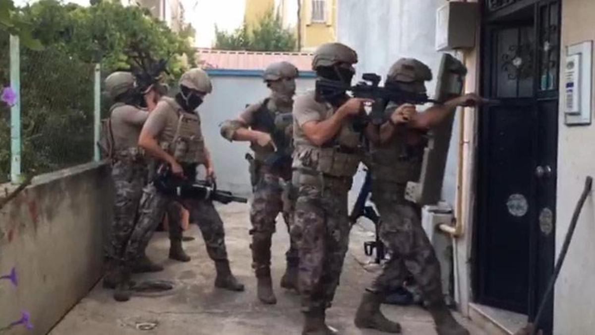Mersin'de tefecilere büyük operasyon! Çok sayıda gözaltı var