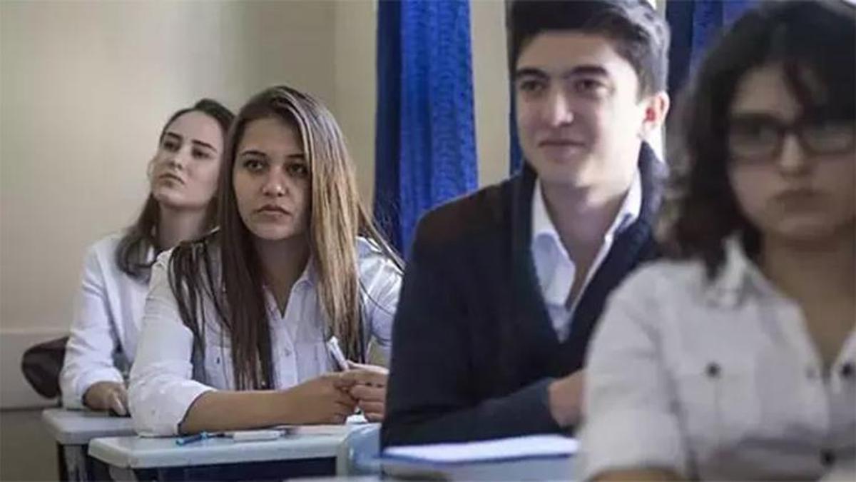 Lisede ''sınıfta kalma'' geri döndü! 6'dan fazla dersten başarısız olan öğrenci sınıf tekrarı yapacak