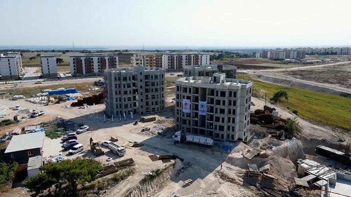 Bakan Özhaseki: Deprem bölgesinde evlerin teslimine kasım-aralıkta başlıyoruz