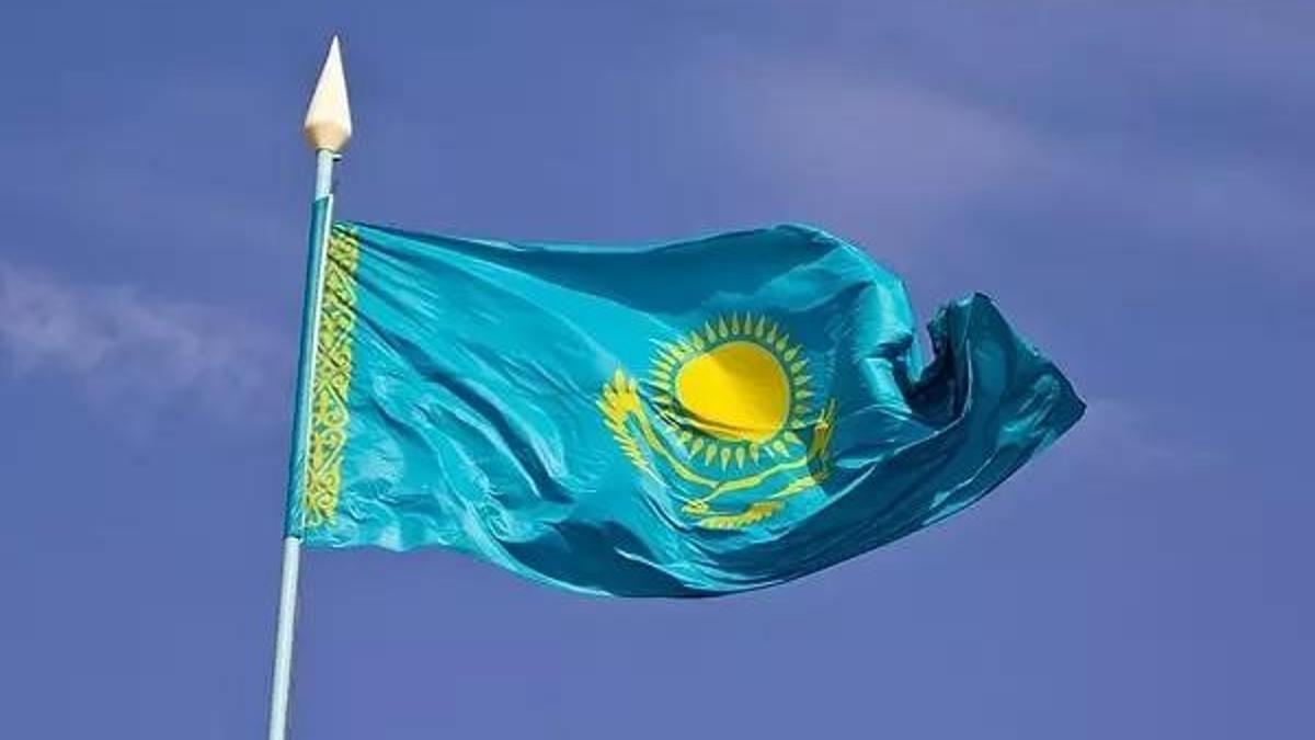 Kazakistan Bayrağı Anlamı Nedir? Kazakistan Bayrağı Nasıl Oluştu, Renkleri Ne Anlama Geliyor?
