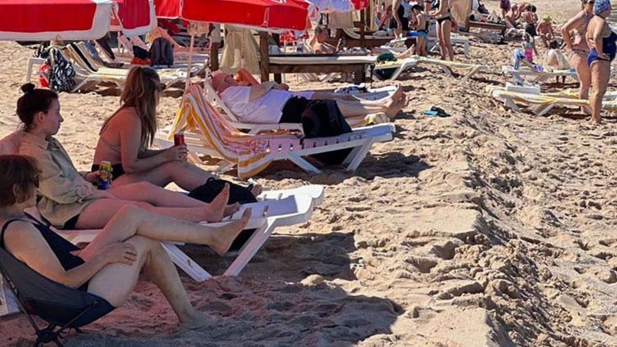 Rus turistler kruvaziyerden inip Amasra'da denize girdi!