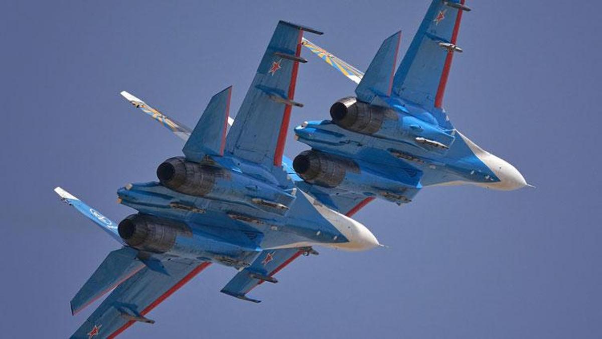 Karadeniz'de kıyametin kıyısından dönüldü! Rus Su-27 savaş uçağından İngiliz keşif uçağına füze...