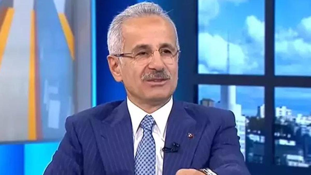 Gençlere vergisiz cep telefonu projesi ne zaman gelecek? Bakan Uraloğlu’ndan açıklama geldi