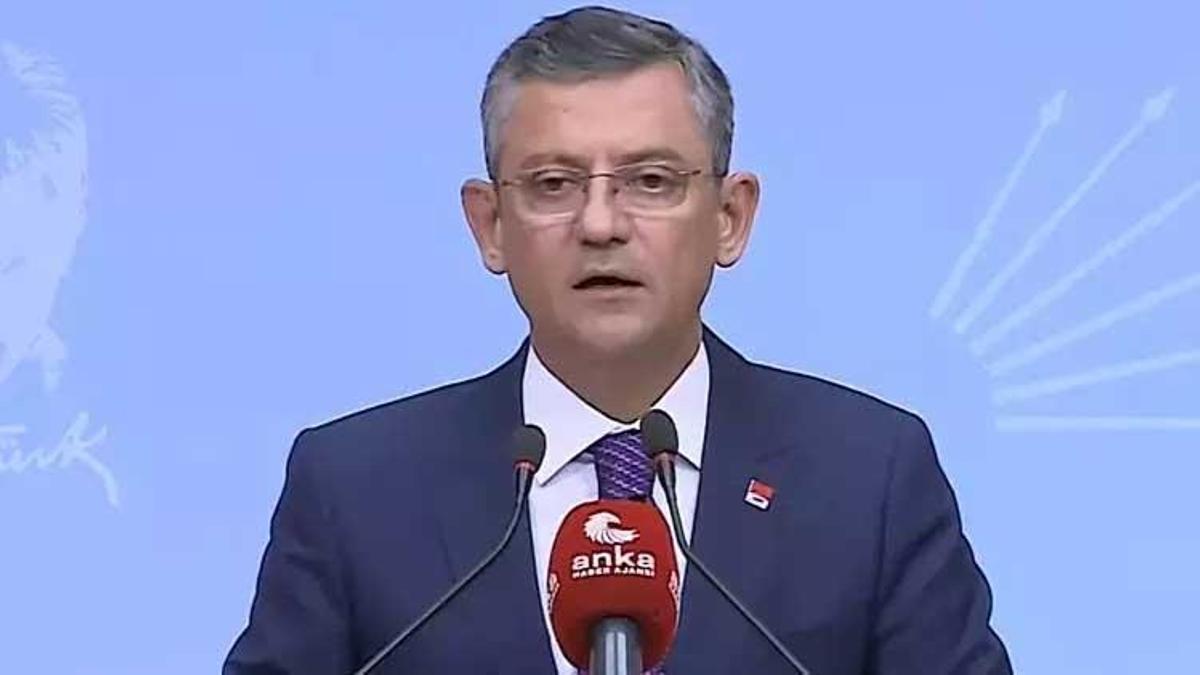 Özgür Özel, CHP Genel Başkanlığı'na adaylığını açıkladı