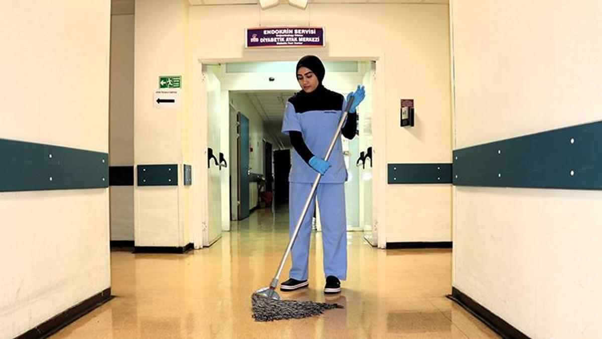 Temizlik personeli olarak çalıştığı hastaneye doktor olarak dönecek! Çocukluk hayalini yaşıyor