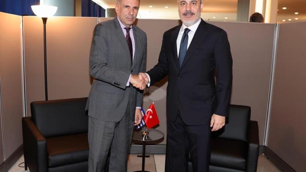 Dışişleri Bakanı Fidan, Yunan mevkidaşı ile bir araya geldi