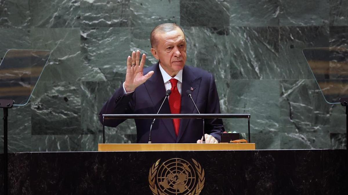 Cumhurbaşkanı Erdoğan'dan KKTC mesajı: Dünyayı siyasi ve ekonomik bağlar kurmaya davet ediyoruz