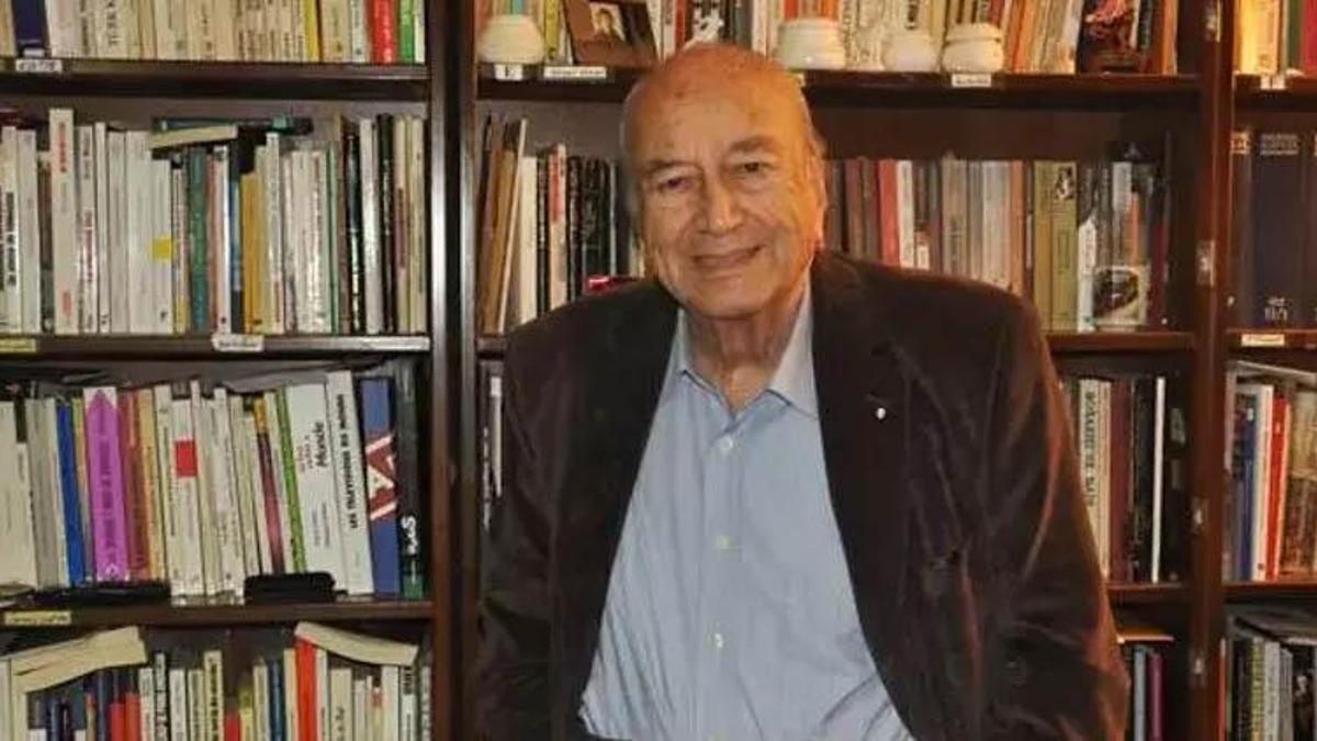 HIFZI TOPUZ KİMDİR, KAÇ YAŞINDA VE NEDEN ÖLDÜ? Gazeteci-yazar Hıfzı Topuz nereli, eşi kim? Hıfzı Topuz'un eserleri, kitapları ve hayatı...