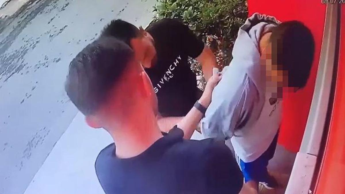 Yerde bulduğu kartla ATM'ye koştu! Para çekmeye çalışırken suç üstü yakalandı