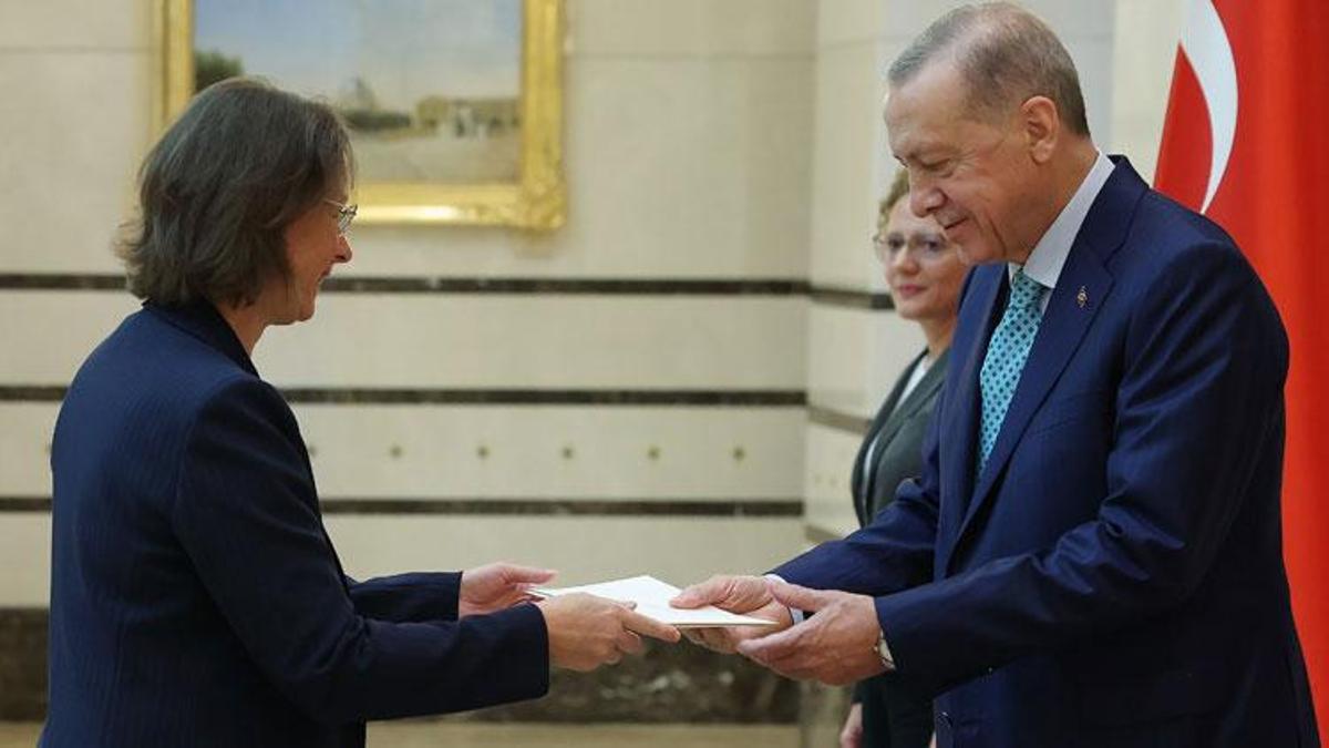 Cumhurbaşkanı Erdoğan, Fransa Büyükelçisi Dumont'u kabul etti