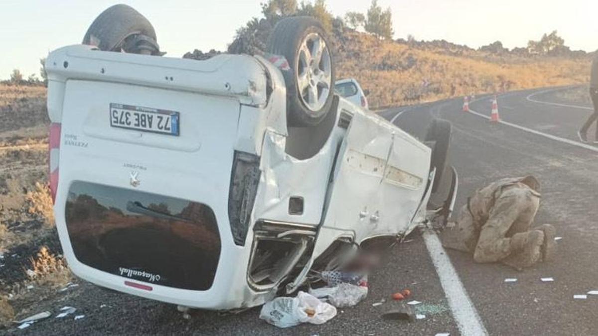 Terhis olan oğullarını almaya giden aile kaza yaptı! Aile faciası yaşandı