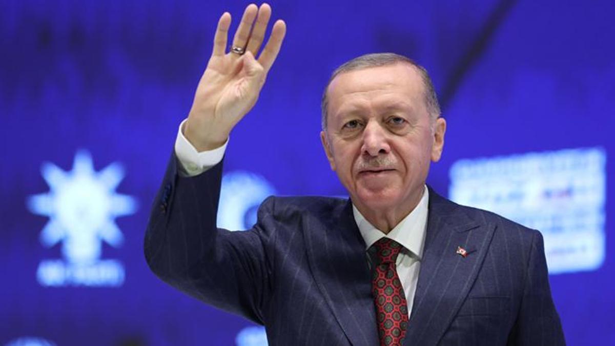 Cumhurbaşkanı Erdoğan yeniden AK Parti Genel Başkanı