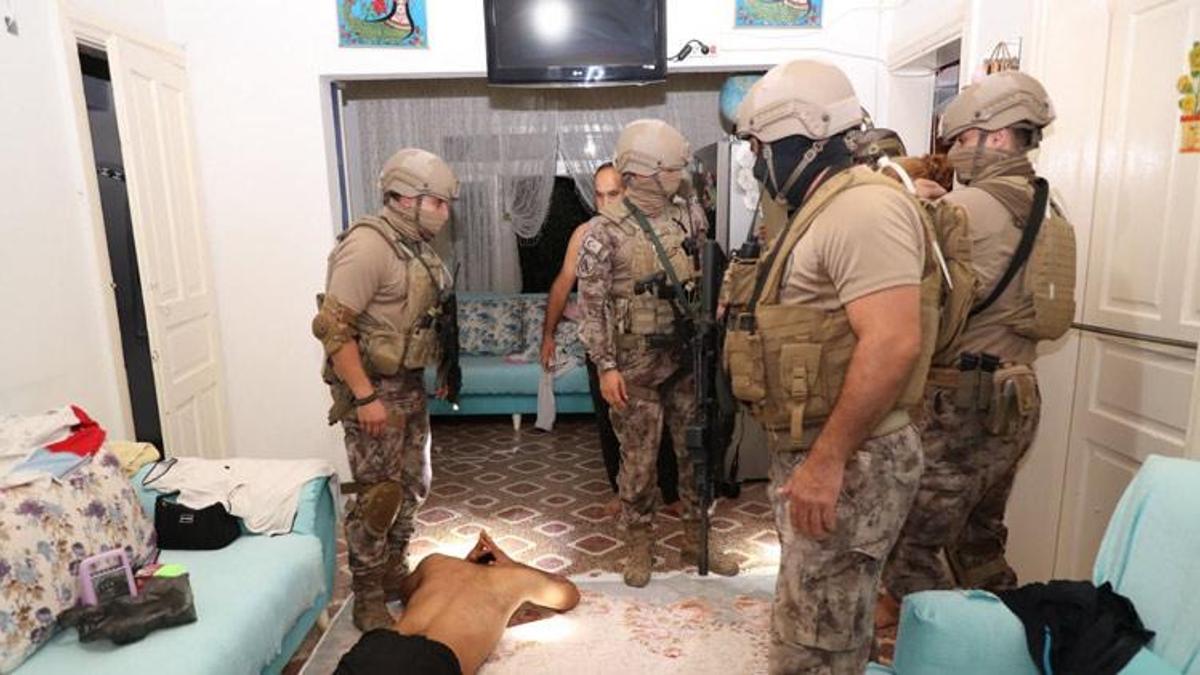 Mersin'de 'torbacı' operasyonu: 35 gözaltı