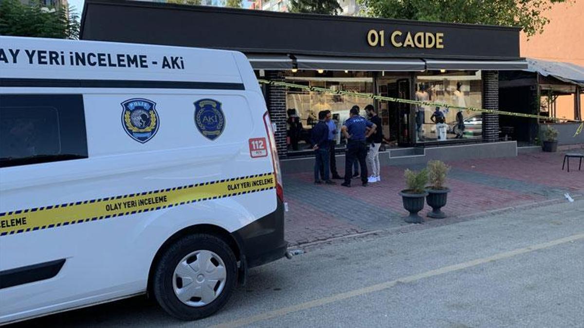 Motosikletli saldırganlar mağazaya kurşun yağdırdı: Patron öldü, çalışanı yaralandı