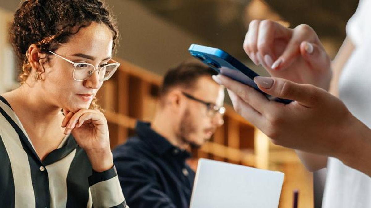 Whatsapp gruplarındaki yazışmalar işten çıkarılma sebebi olabilir mi?