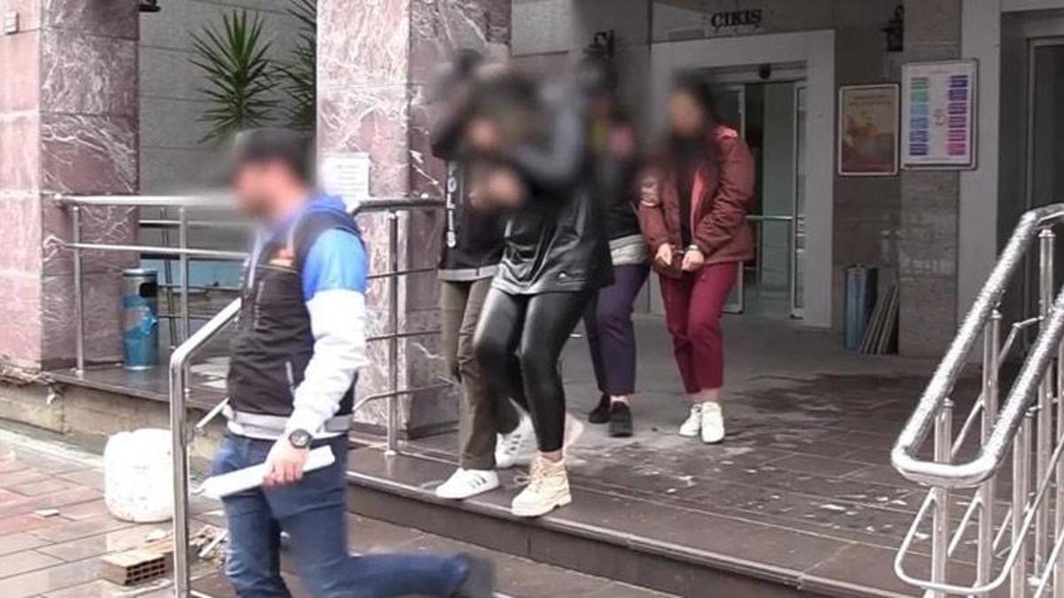 Cinsel organında uyuşturucu ile yakalandı! Gözaltına alındılar