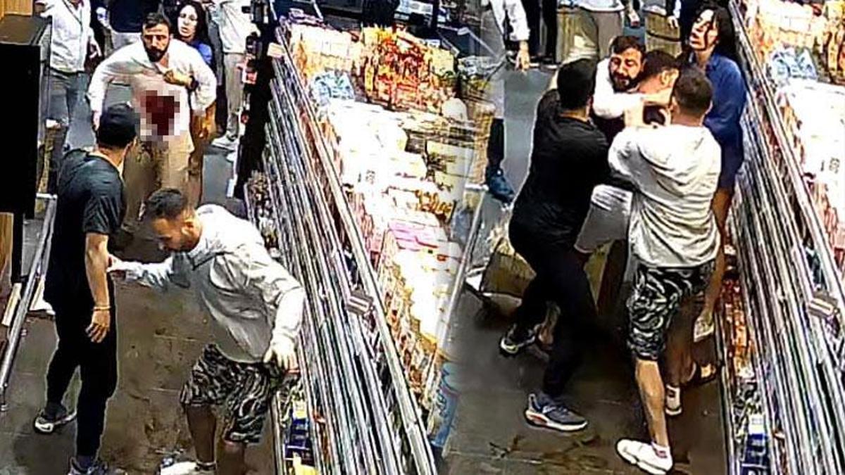 Markette 'omuz attın' tartışmasında çakıyla öldürüldü! Korkunç görüntüler güvenlik kamerasında...