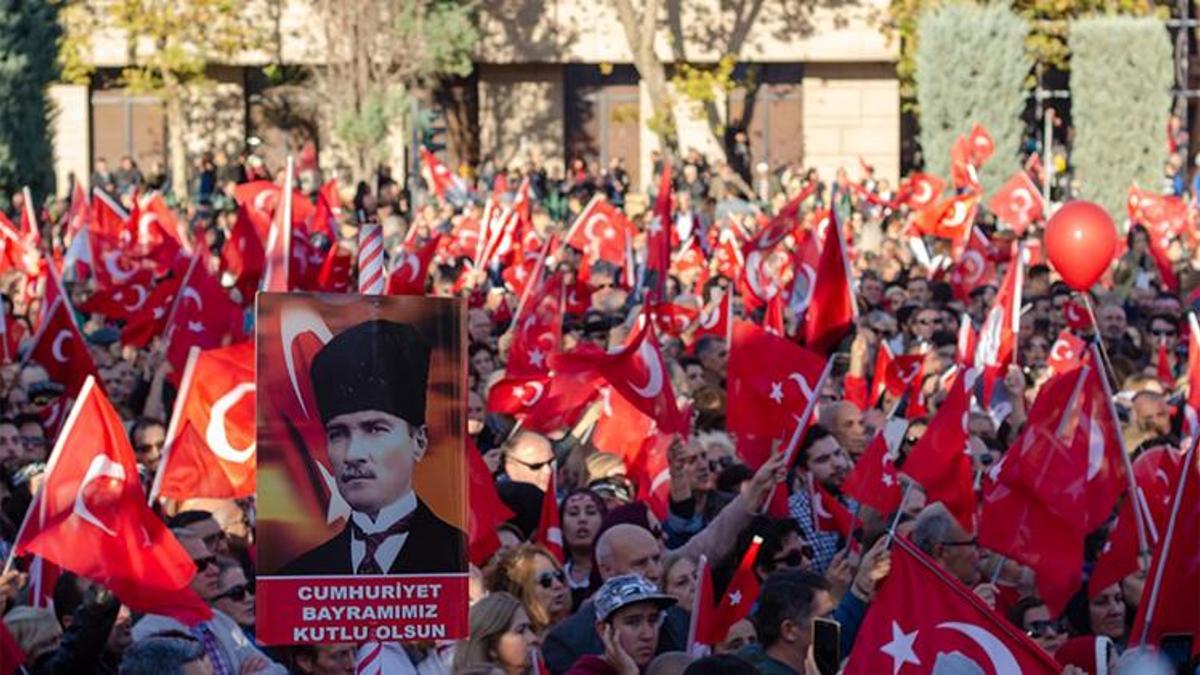 Cumhurbaşkanı Erdoğan'dan 29 Ekim mesajı: Cumhuriyetimizin 100’üncü yıl dönümünün gururunu yaşıyoruz