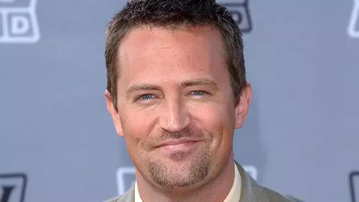 Friends dizisinin yıldızı Matthew Perry evindeki jakuzide ölü bulundu