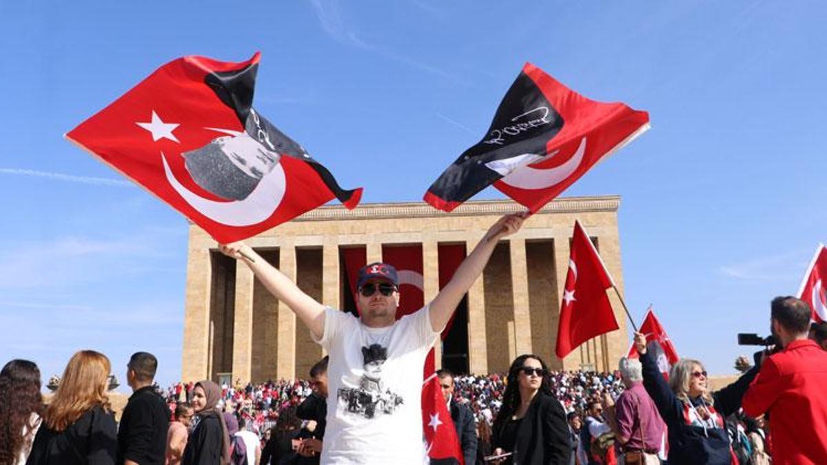 Cumhuriyet'in 100'üncü yılında Anıtkabir'de ziyaretçi rekoru