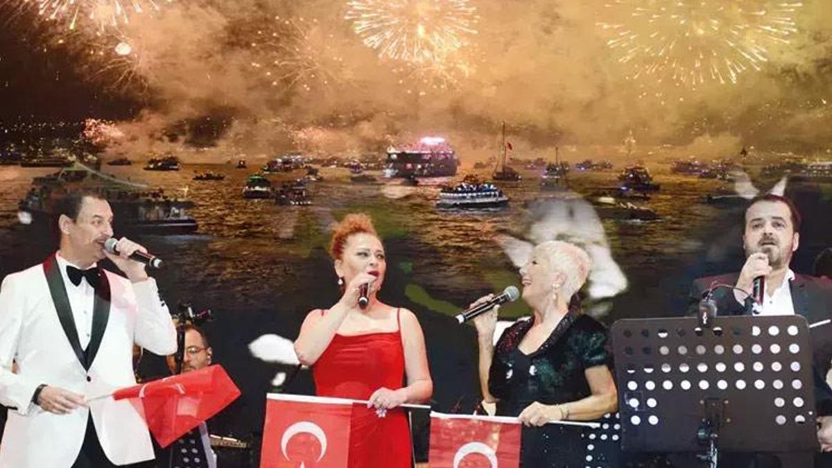 Boğaz'da 90'lar rüzgarı! Efsane isimler sahne aldı