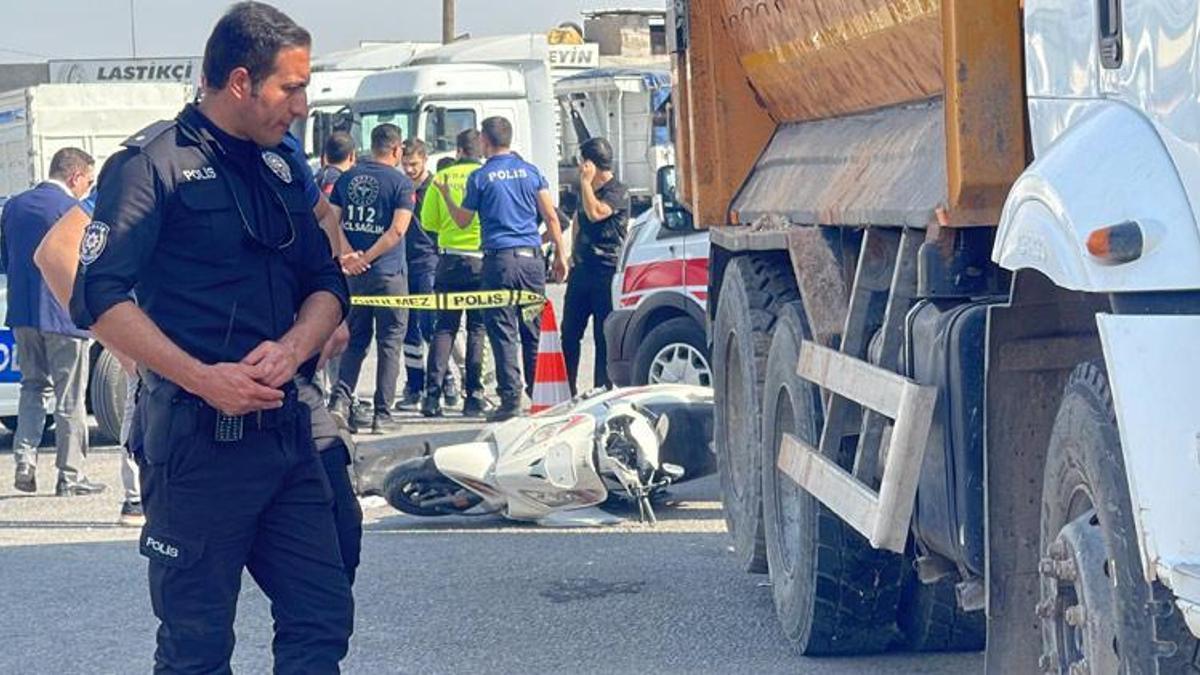 Motosiklet sürücüsü feci şekilde can verdi! Korkunç olay
