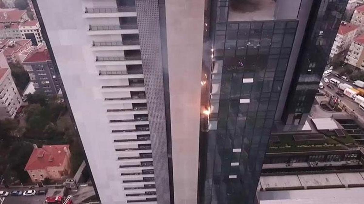 Mecidiyeköy'de iş merkezinin rezidans kısmında yangın çıktı