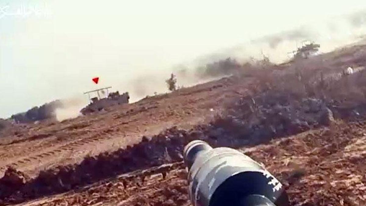 Hamas, İsrail’e ait zırhlı araçları roketle imha etti