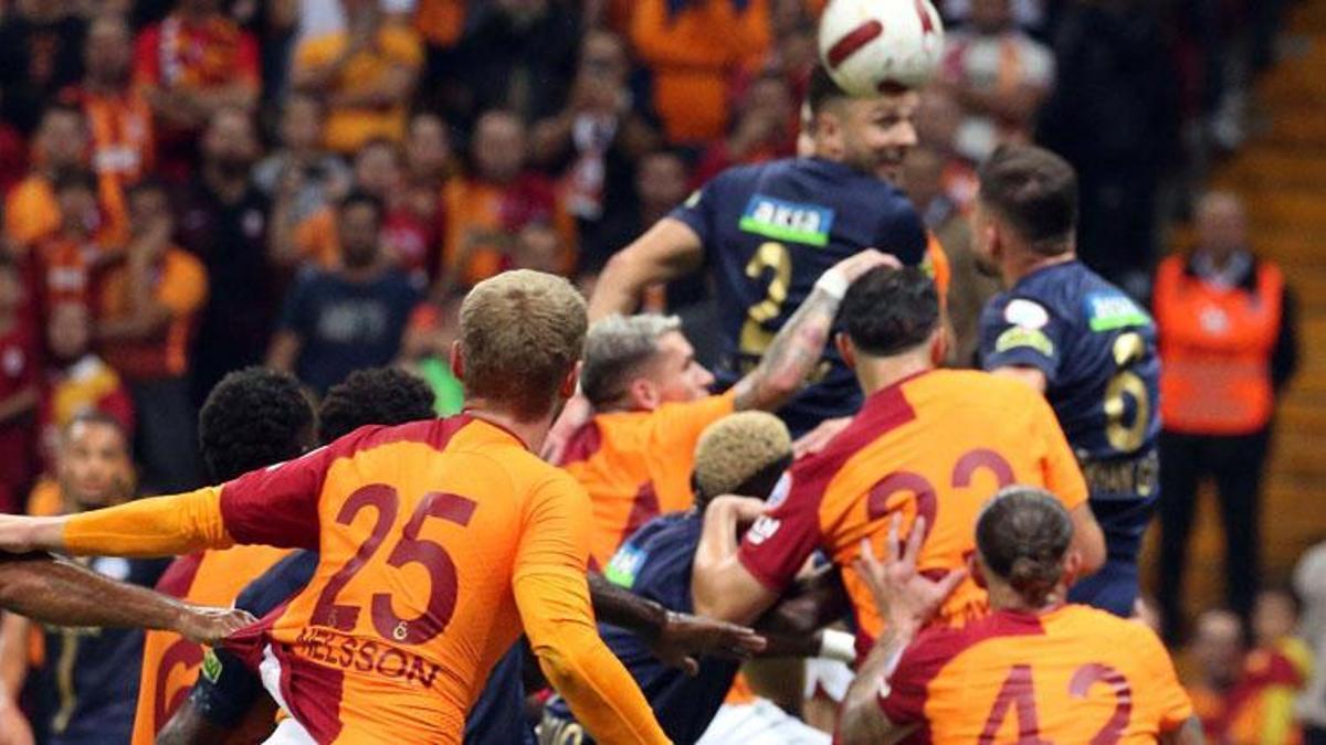Galatasaray Rams Park'ta Kasımpaşa'yı Zaha ile geçti