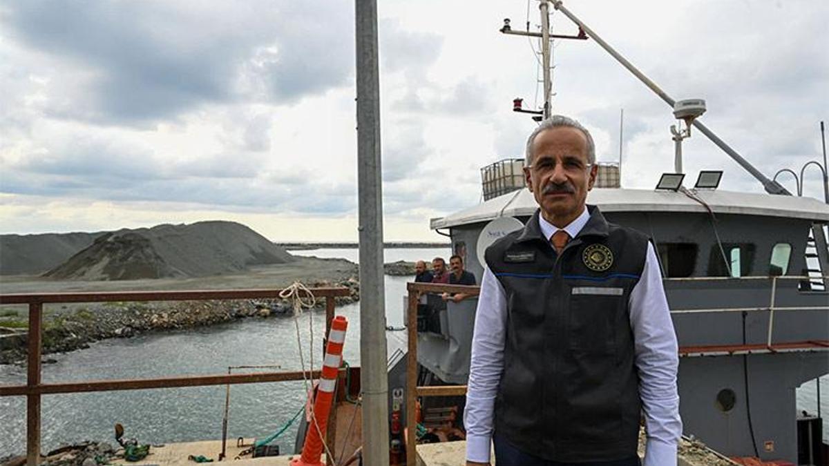 İskenderun Limanı'nın bir rıhtımı daha gemi trafiğine açıldı! Bakan Uraloğlu: Kapasitesi 2.6 milyon tona ulaştı